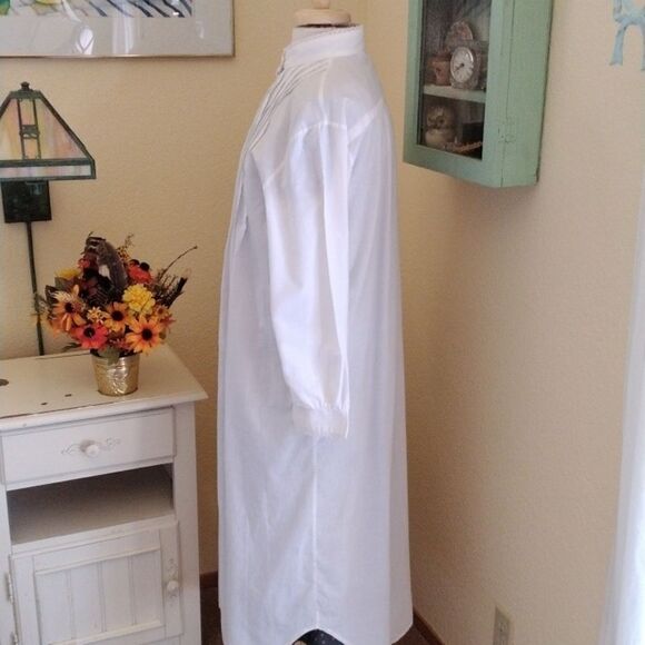 Vintage Lewis Frimel Robe - Picture 4 of 10